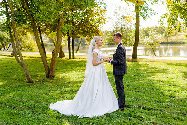свадебная прогулка Олега и Вероники в Лошицком Парке в Минске