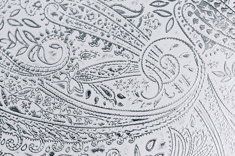Орнамент с серебрянным тиснением. Восточная текстура турецкого огурца.