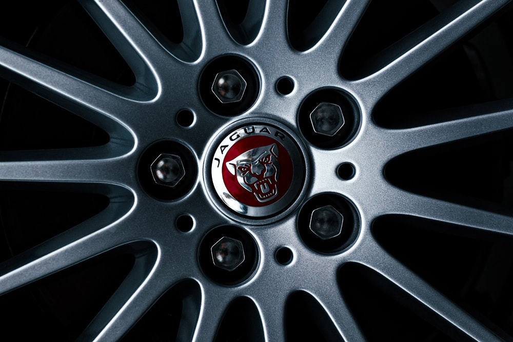 Логотим на литом диске Jaguar