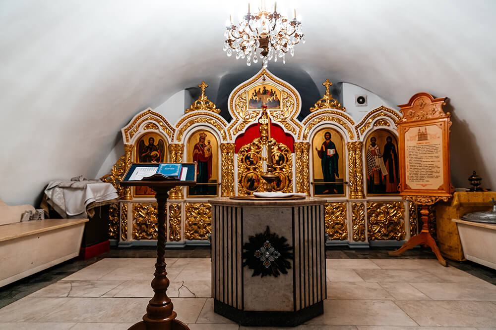 Крестины в провославной церкви.