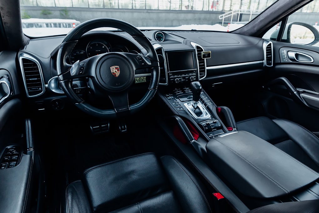 Автомобильная фотосъемка Porsche Cayenne.