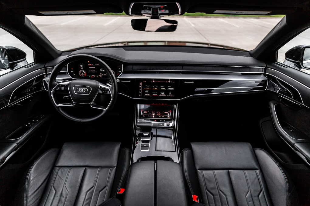 Коажнный салон Audi D5.